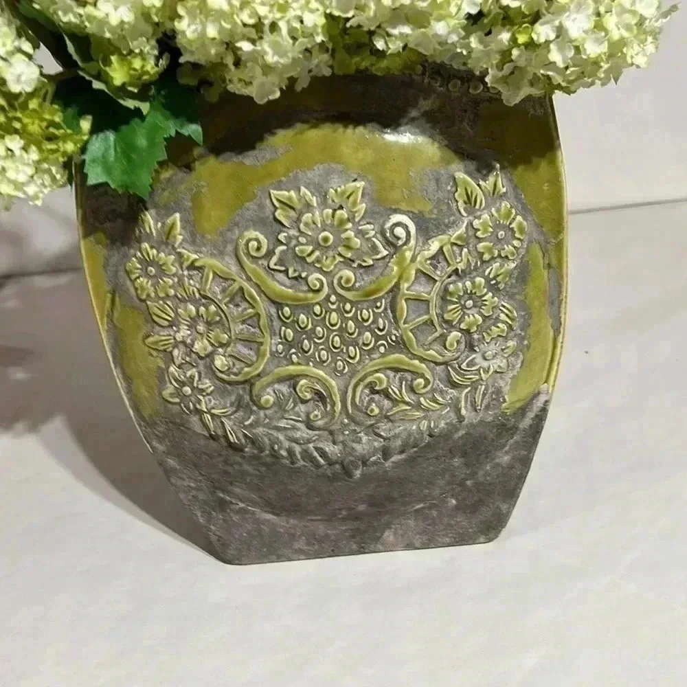 Bombay Vase w/faux flowers